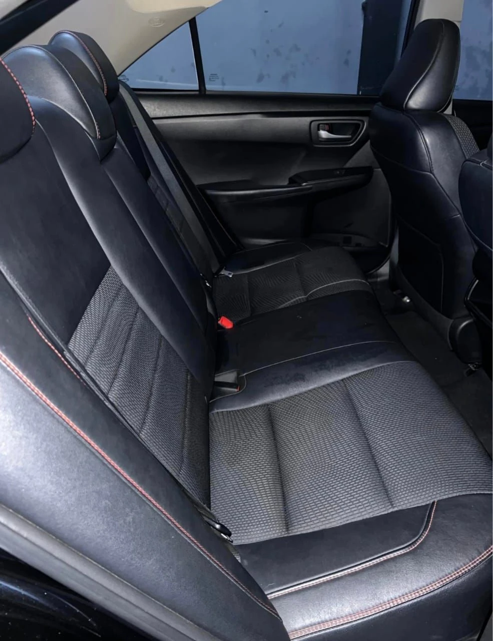 2016 Toyota Camry SE — foto 6