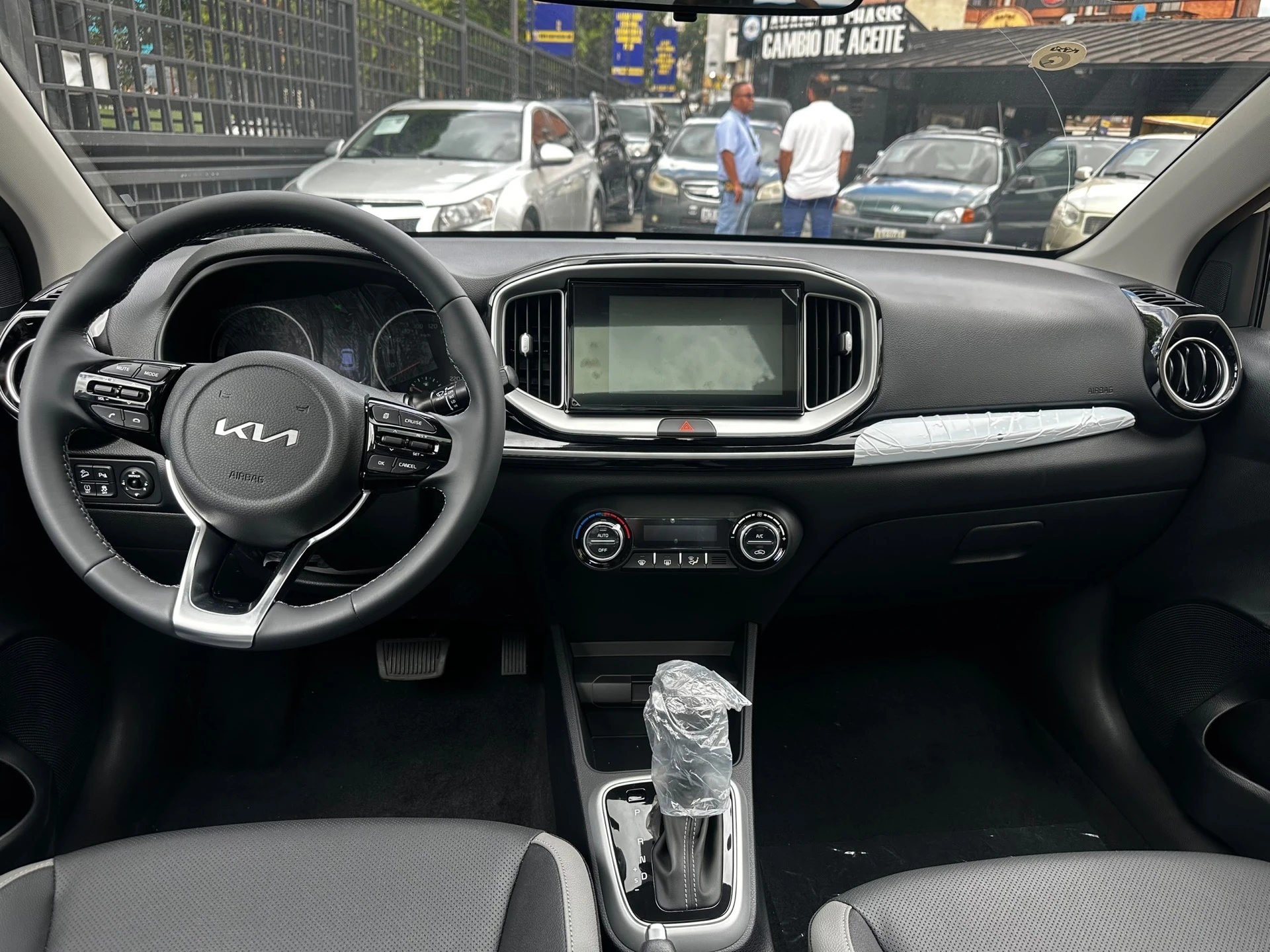 2026 Kia KX1 — foto 2