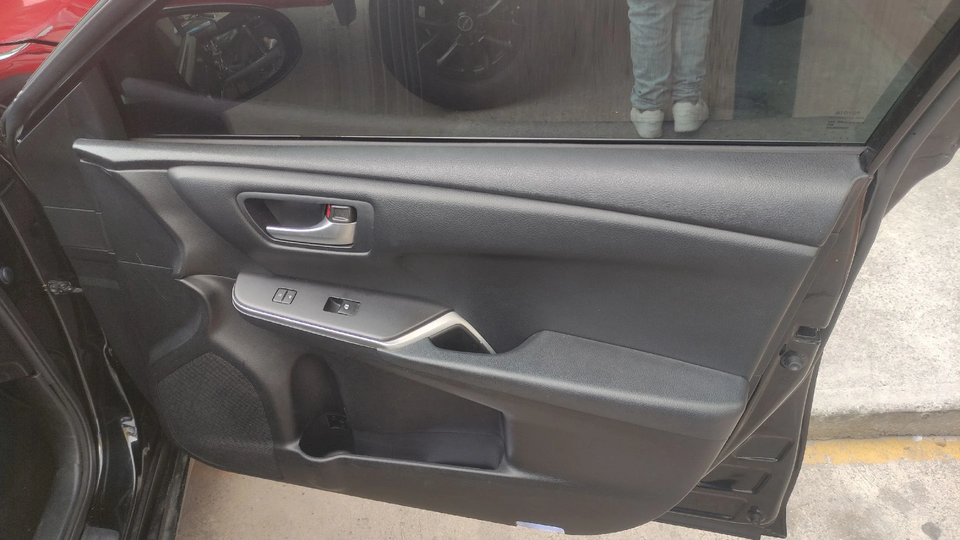 2016 Toyota Camry SE — foto 10