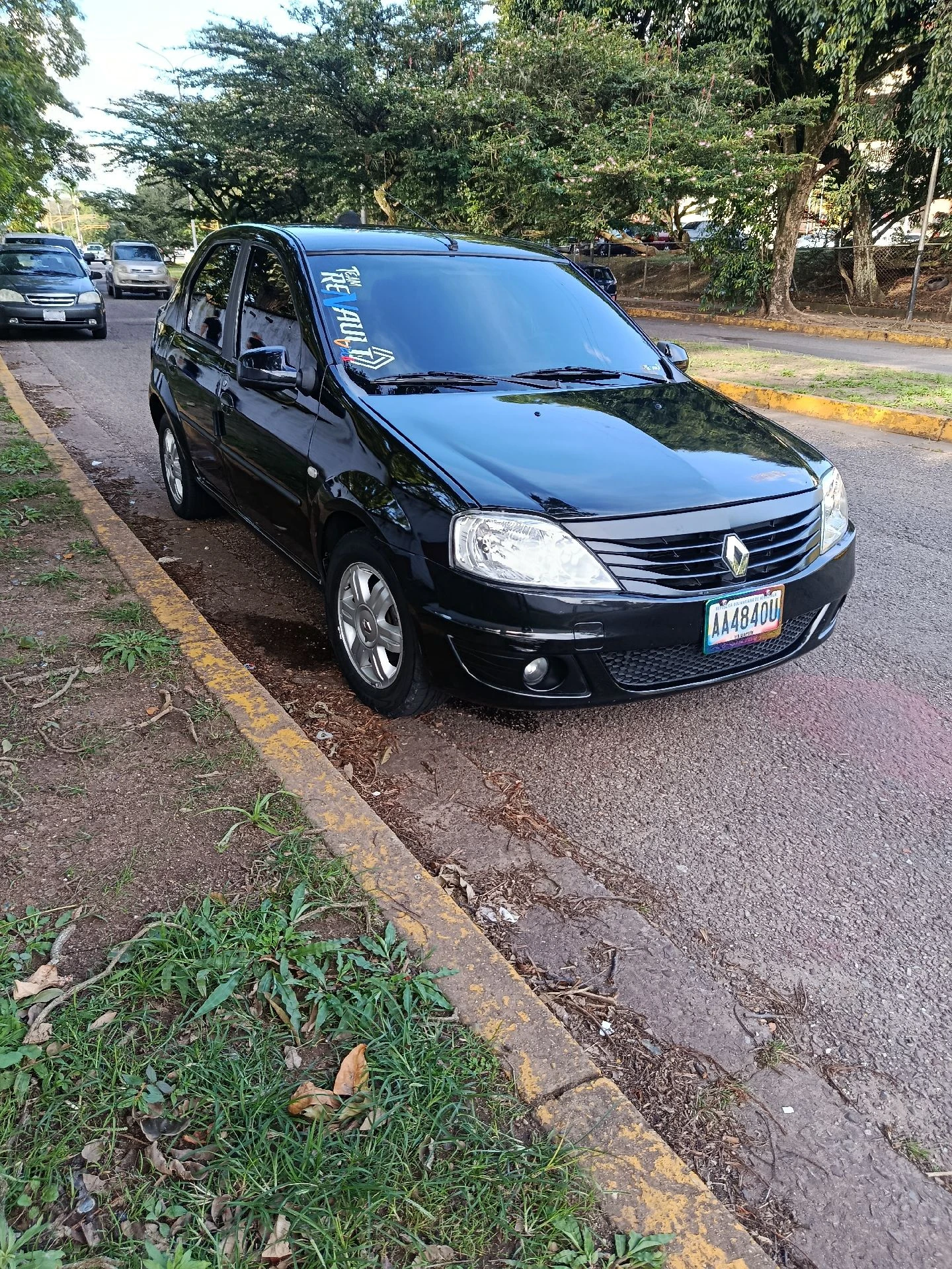 2013 Renault Logan L2 — foto 3
