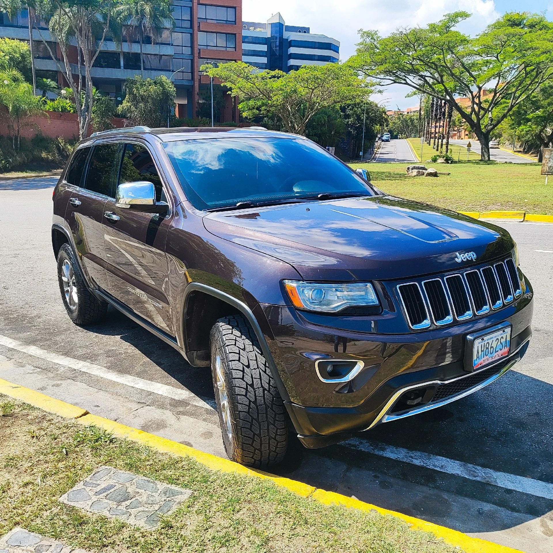 2013 Jeep Grand Cherokee 4G Limited — foto 2