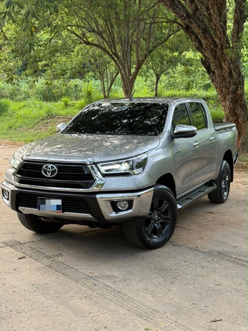 2021 Toyota Hilux Dubai — foto 23