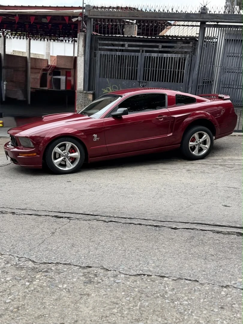 2008 Ford Mustang — foto 3