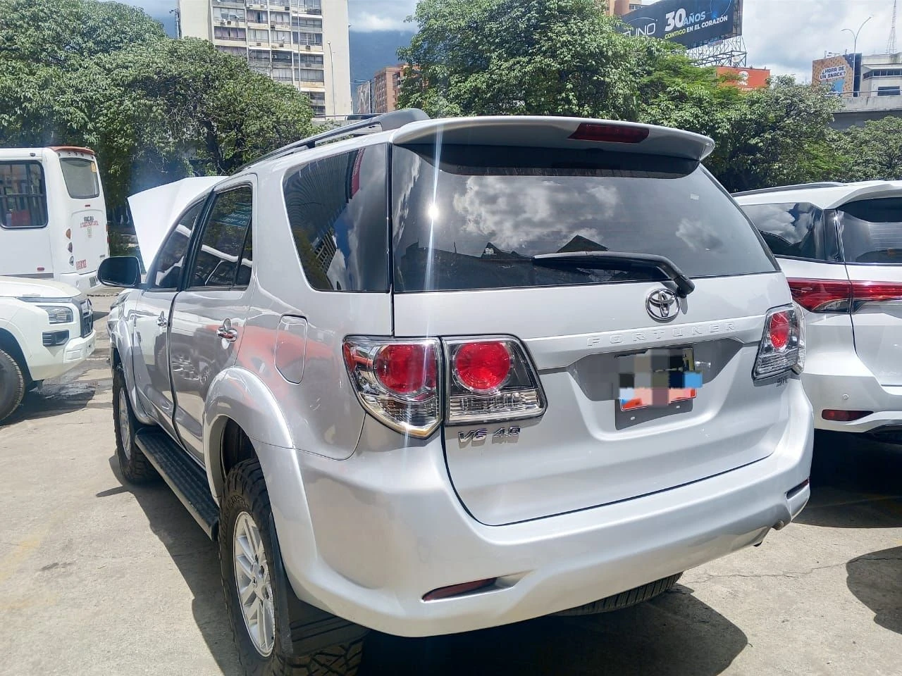 2015 Toyota Fortuner — foto 2