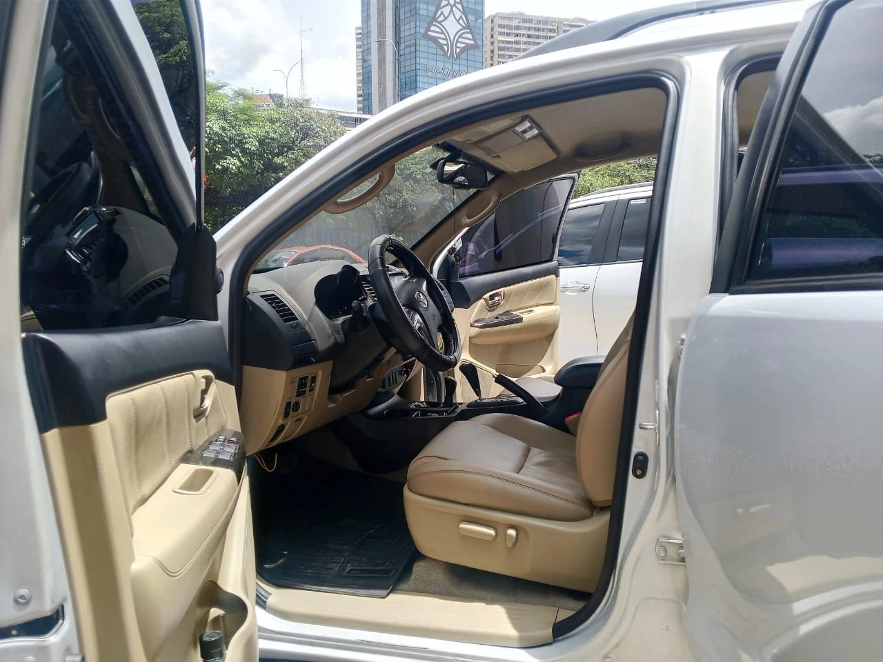 2015 Toyota Fortuner — foto 4