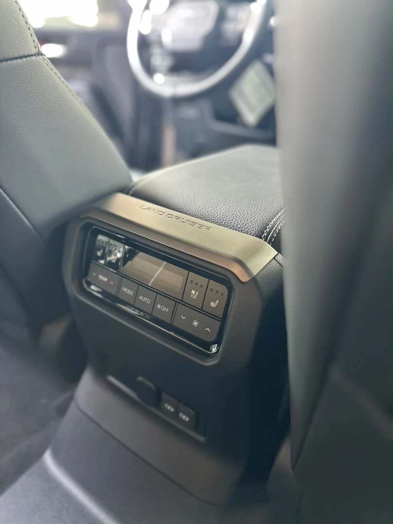 2027 Toyota Land Cruiser Prado — foto 2