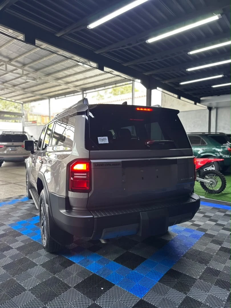 2027 Toyota Land Cruiser Prado — foto 4