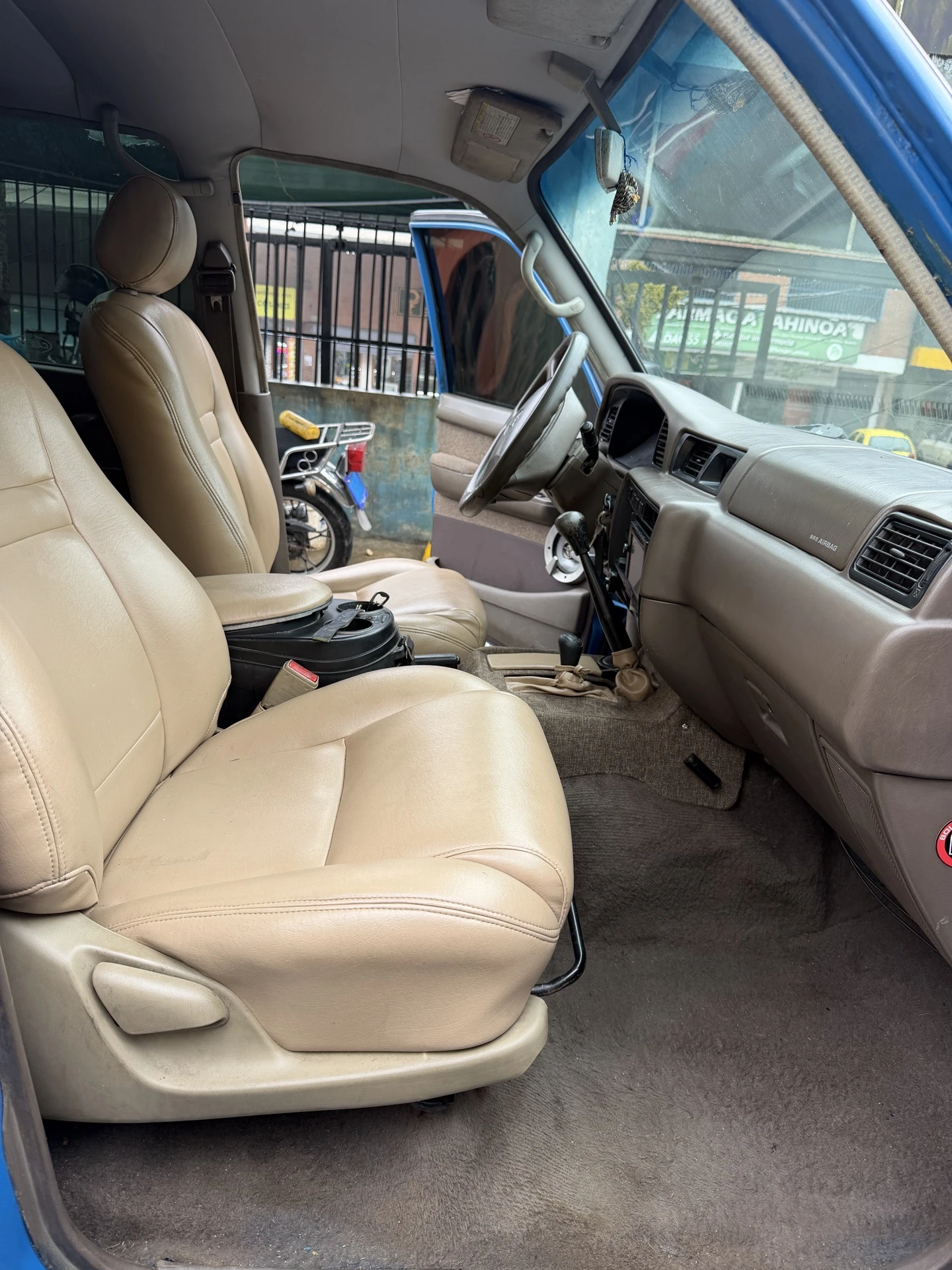 2000 Toyota Autana — foto 6