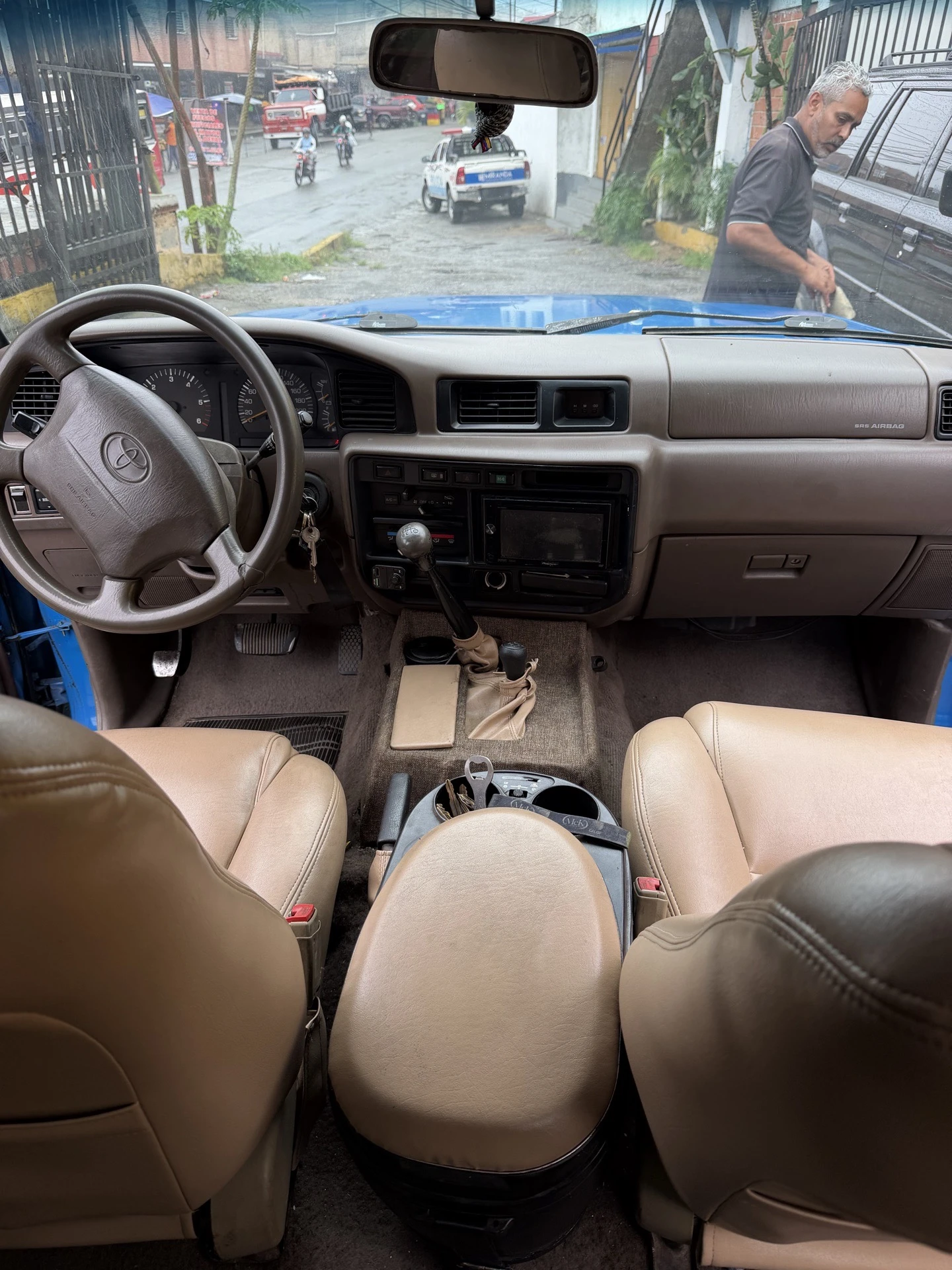 2000 Toyota Autana — foto 8