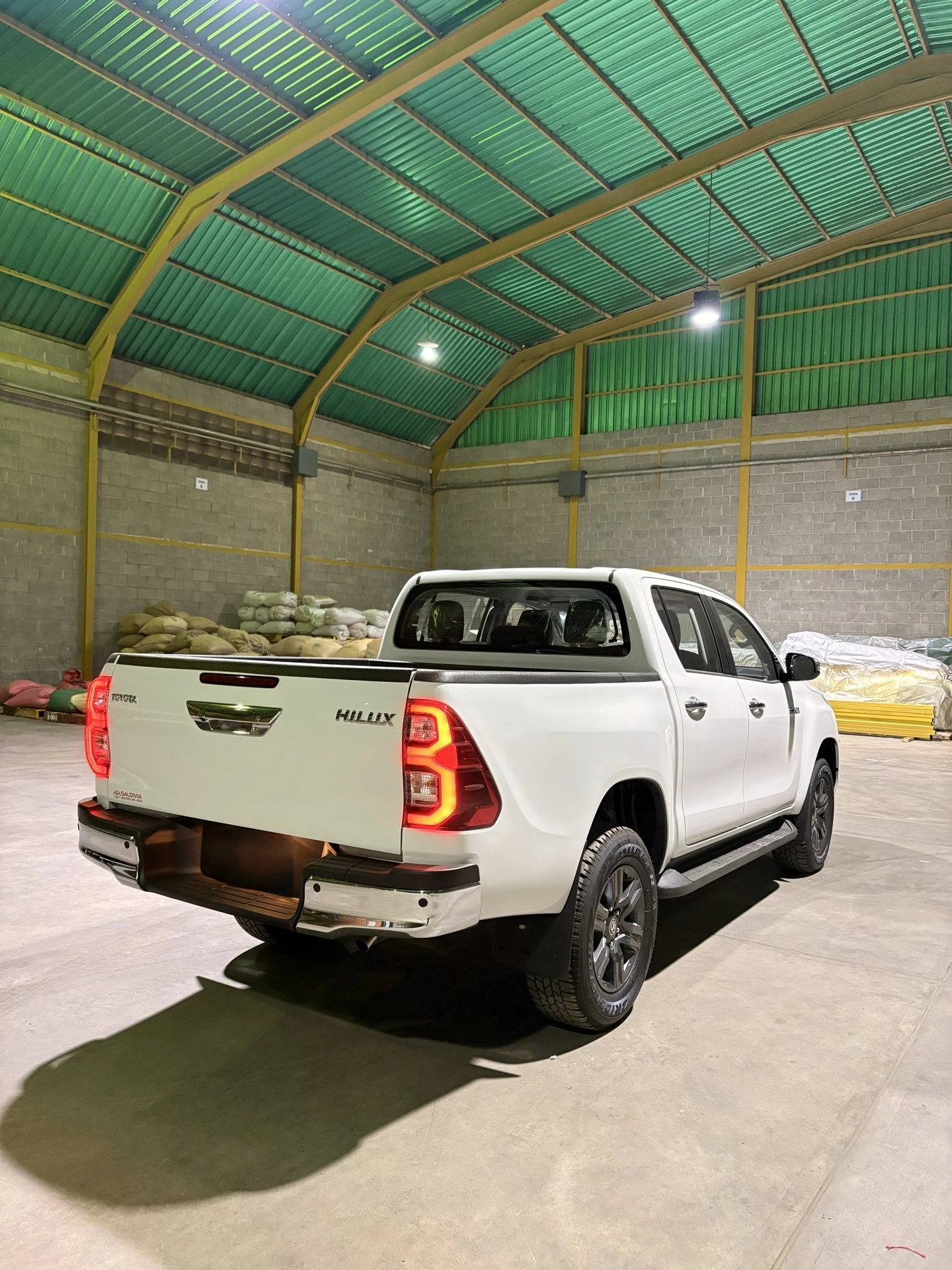 2027 Toyota Hilux 2.7 — foto 4