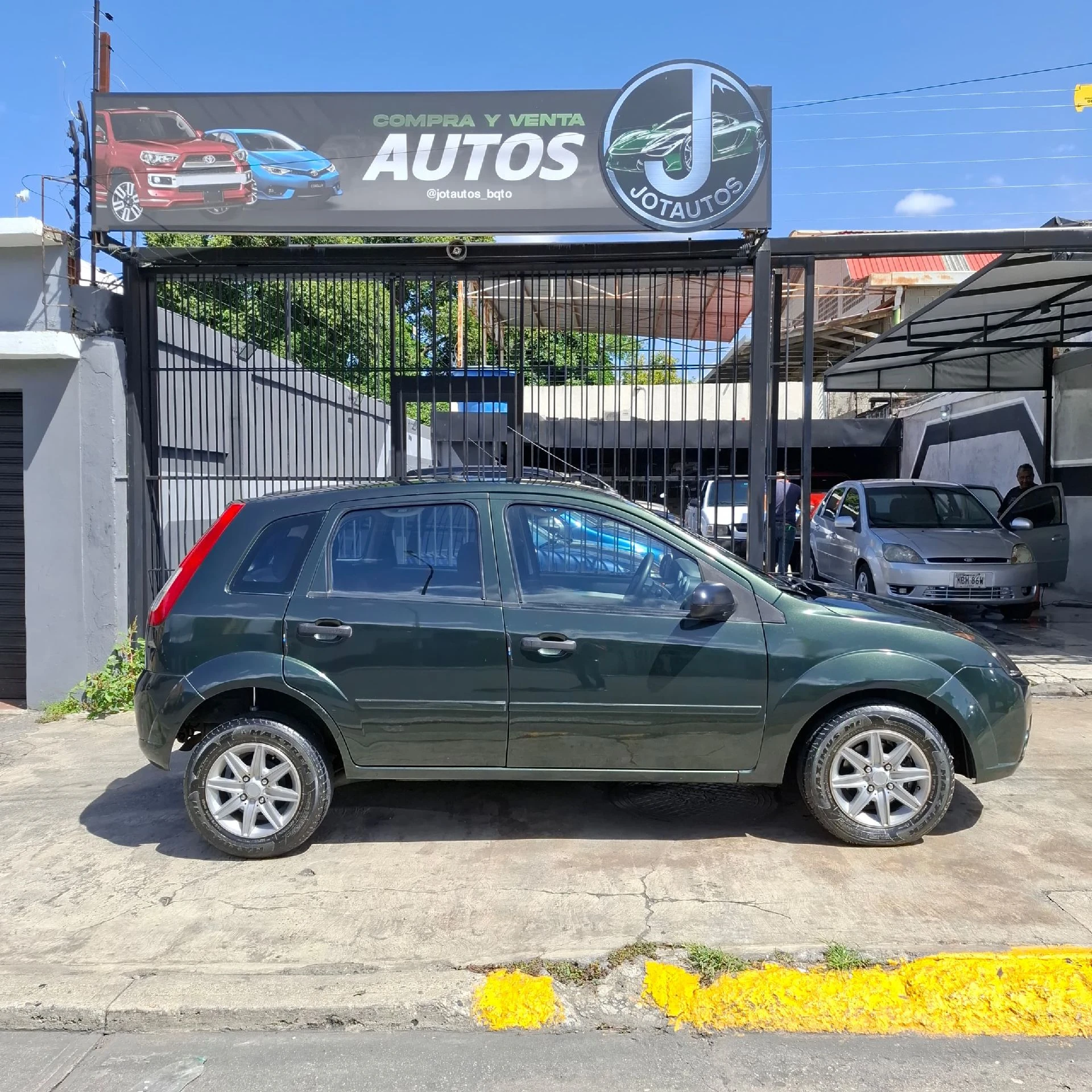 2010 Ford Fiesta Max — foto 8