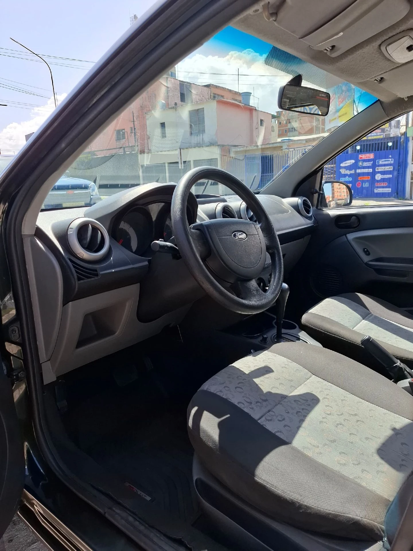 2010 Ford Fiesta Max — foto 10