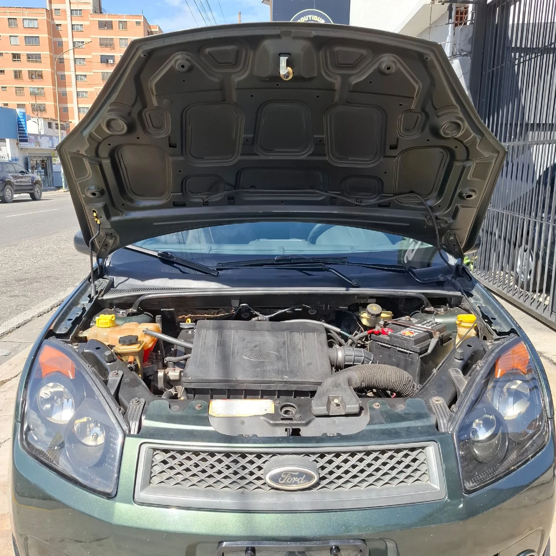 2010 Ford Fiesta Max — foto 14