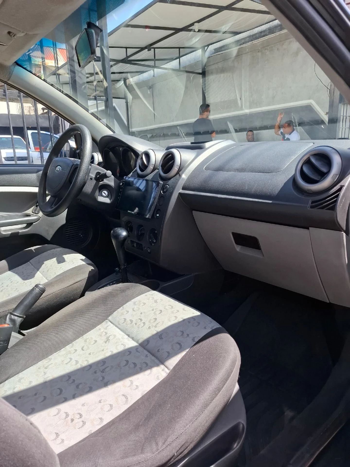 2010 Ford Fiesta Max — foto 17