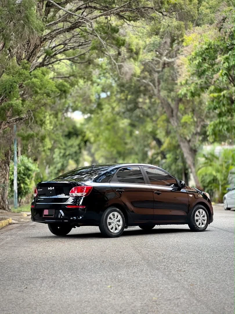 2025 Kia Soluto Premium — foto 4