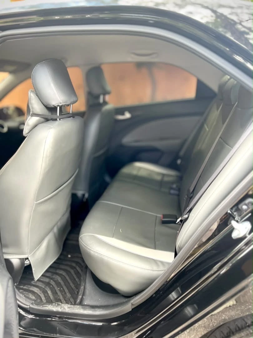 2025 Kia Soluto Premium — foto 10