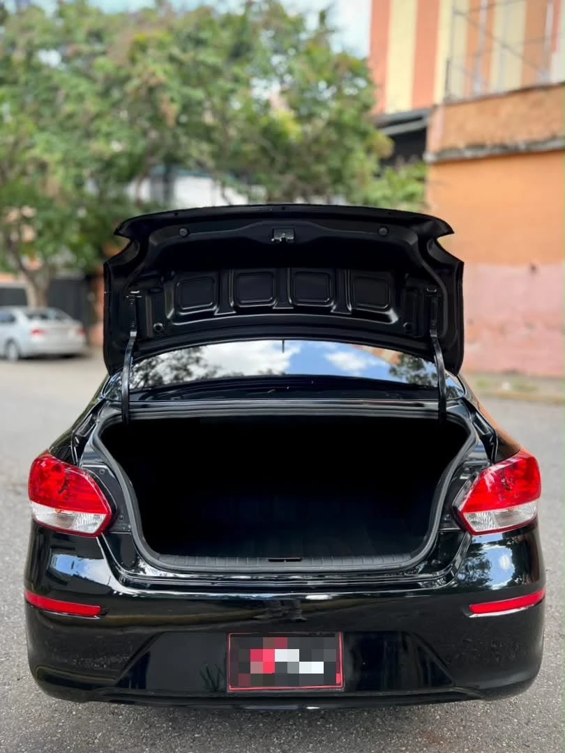2025 Kia Soluto Premium — foto 7