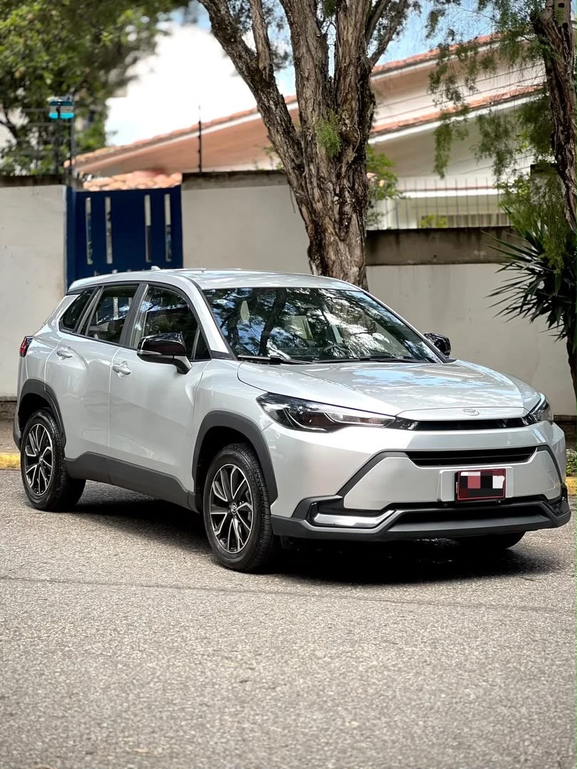2025 Toyota Frontlander Premium — foto 2