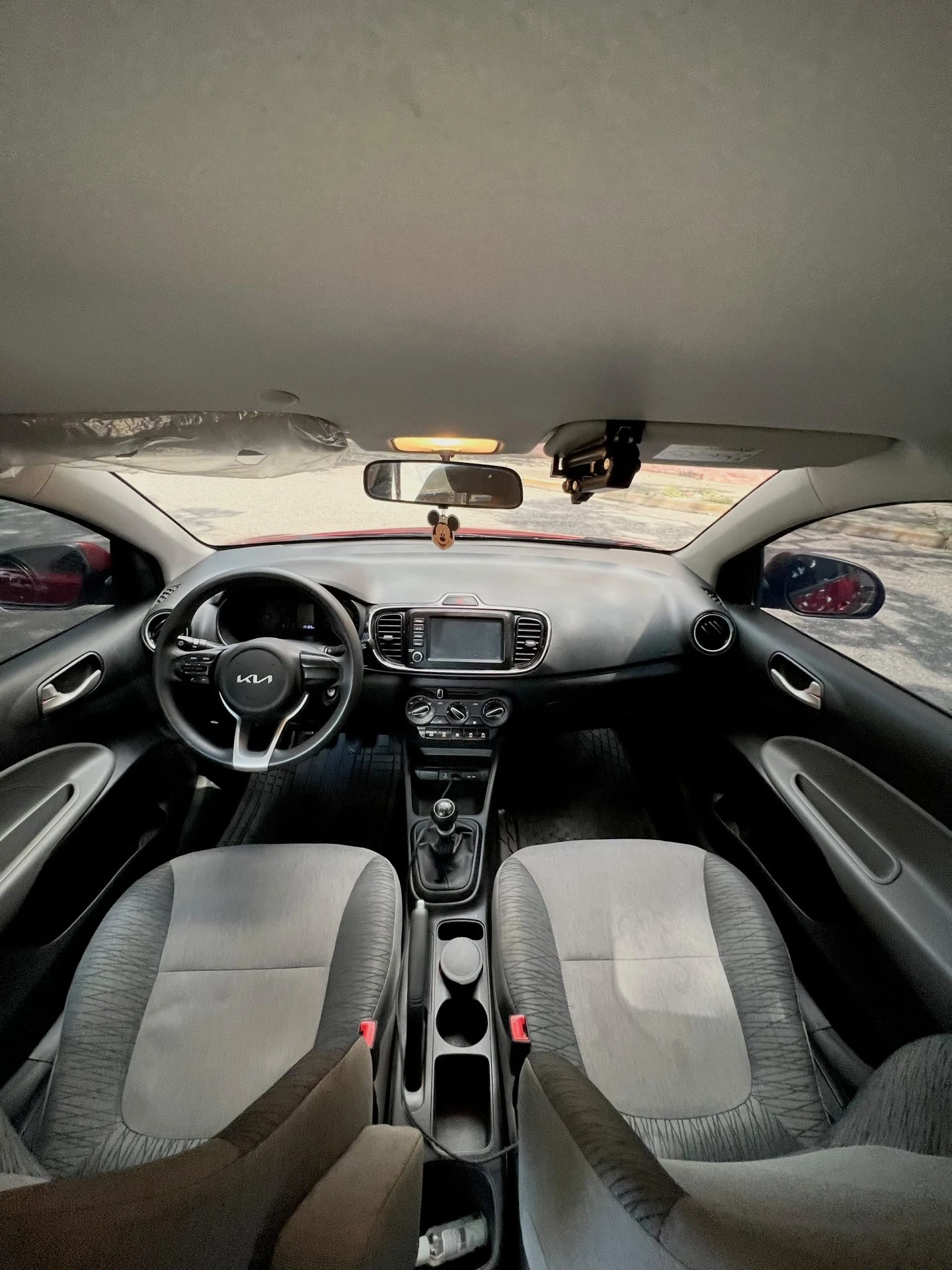 2026 Kia Soluto Premium — foto 10