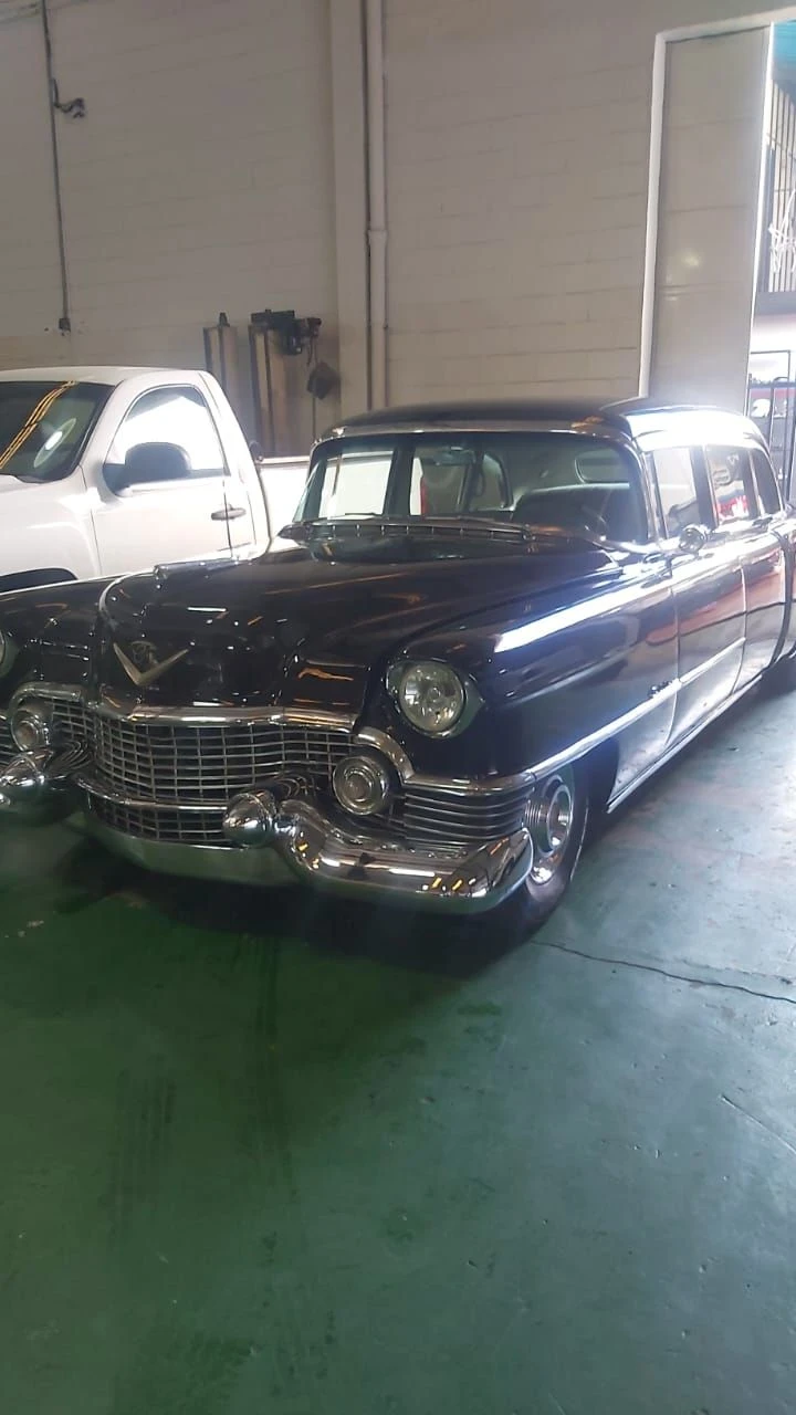 1954 Cadillac Fleetwood Limosina — foto 2