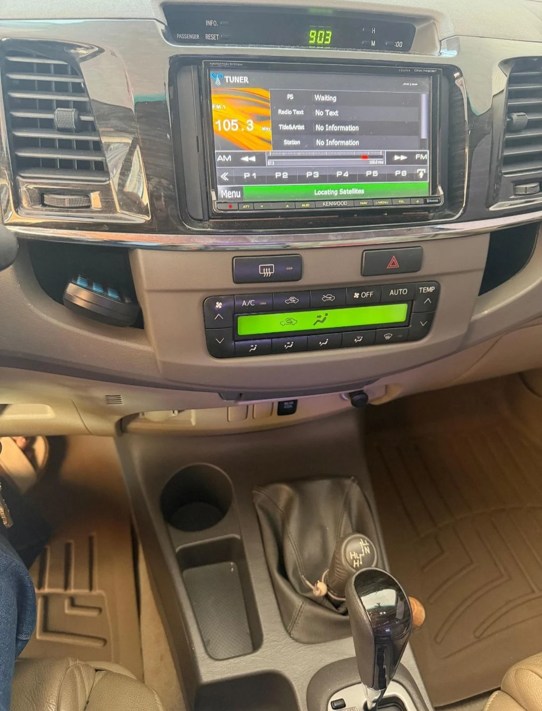 2012 Toyota Fortuner XLE PREMIUN — foto 4
