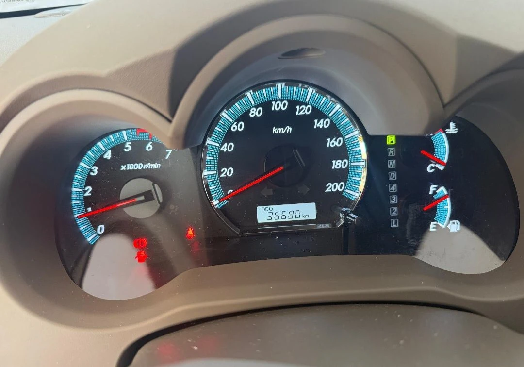 2012 Toyota Fortuner XLE PREMIUN — foto 3