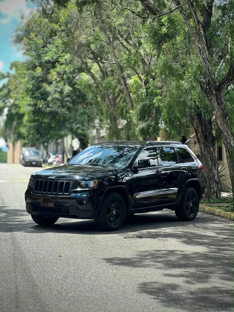 2011 Jeep Grand Cherokee Laredo — foto 3