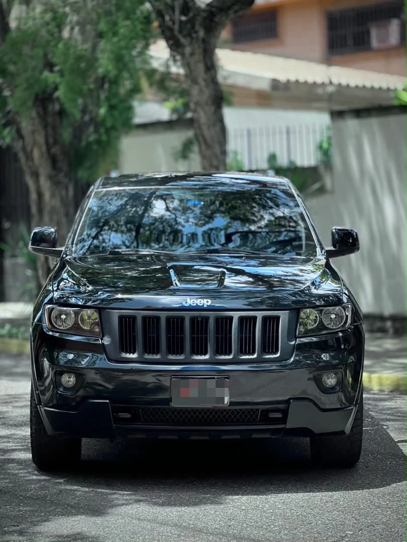 2011 Jeep Grand Cherokee Laredo — foto 4