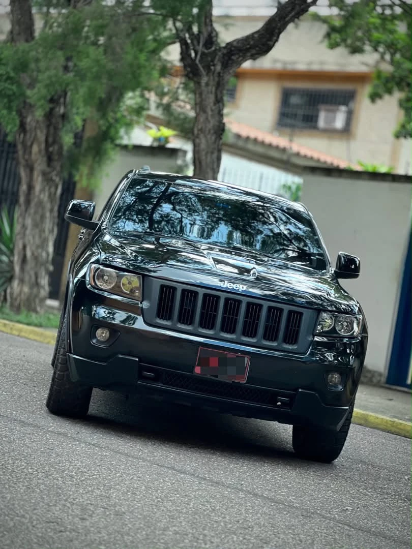 2011 Jeep Grand Cherokee Laredo — foto 5