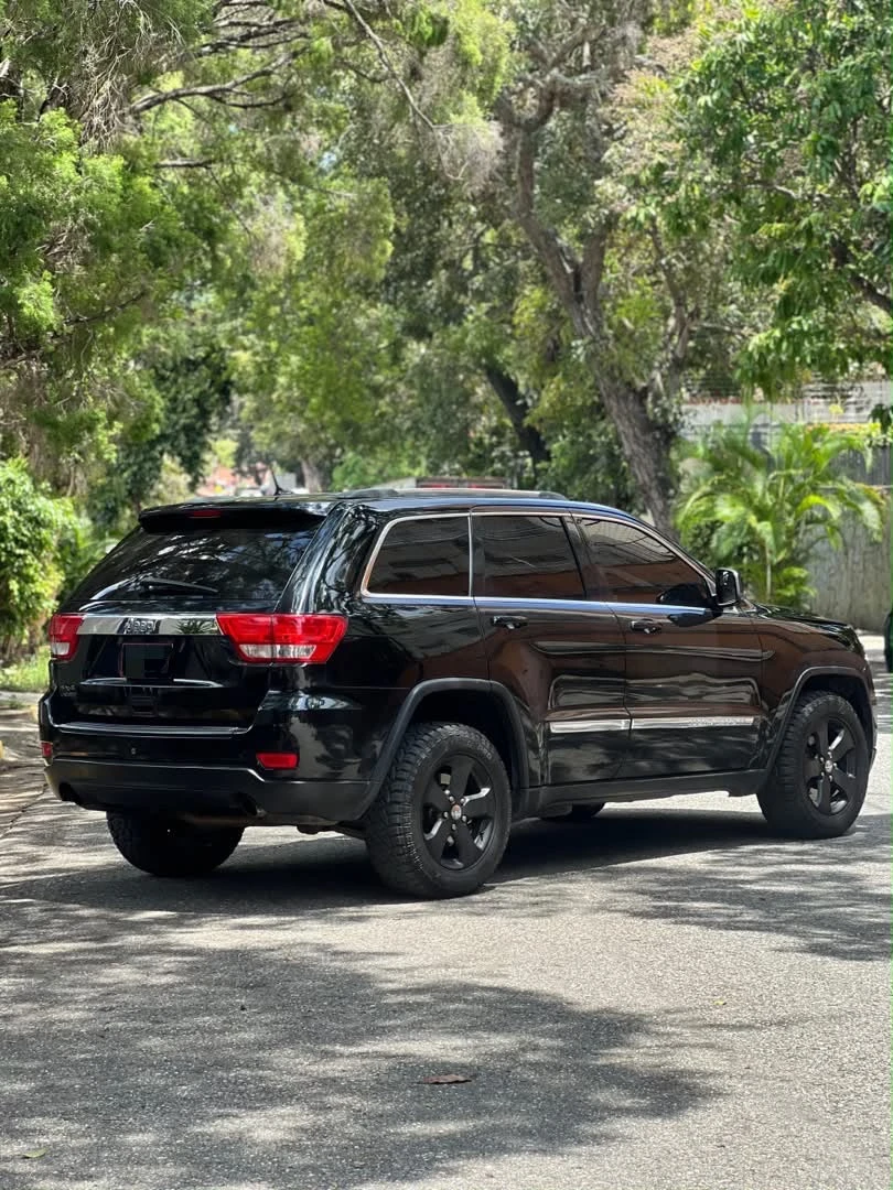 2011 Jeep Grand Cherokee Laredo — foto 7
