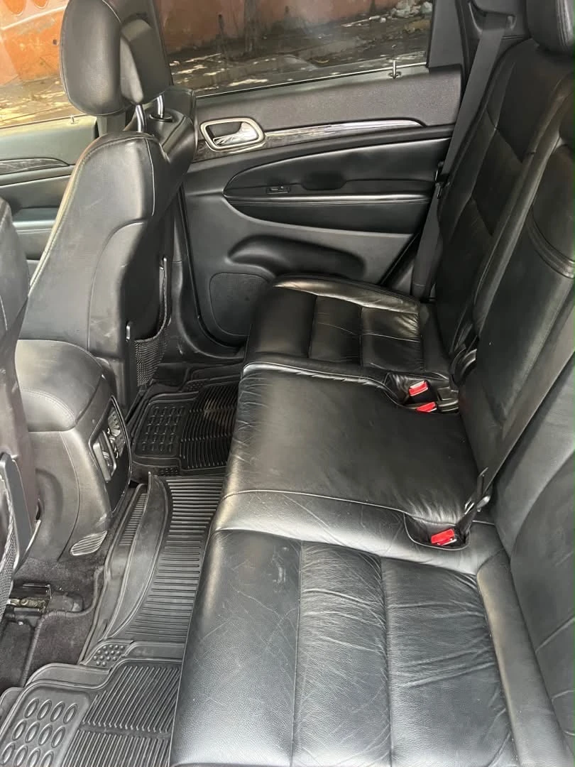 2011 Jeep Grand Cherokee Laredo — foto 11