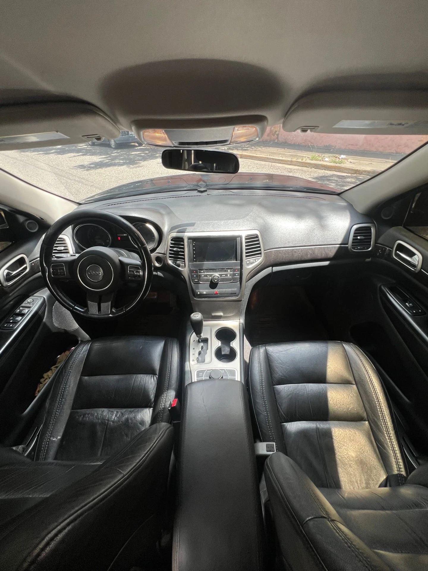 2011 Jeep Grand Cherokee Laredo — foto 10