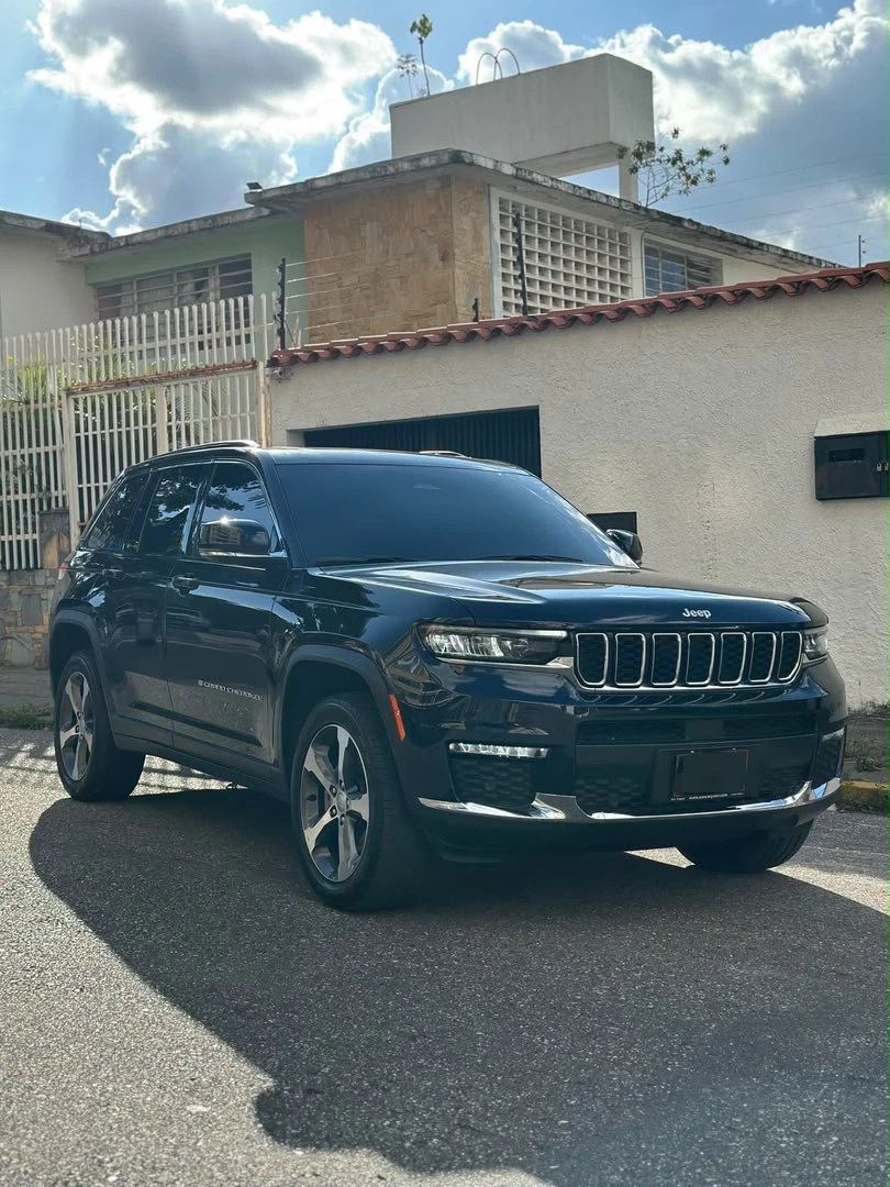 2024 Jeep Grand Cherokee Premium