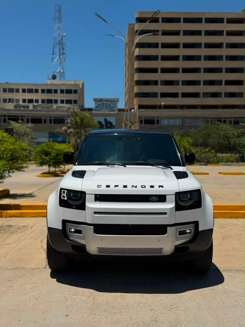 2024 Land Rover Defender 90 P300 S90 SPORT — foto 3