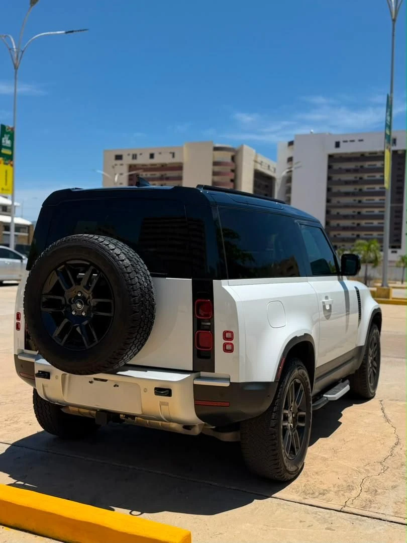2024 Land Rover Defender 90 P300 S90 SPORT — foto 7