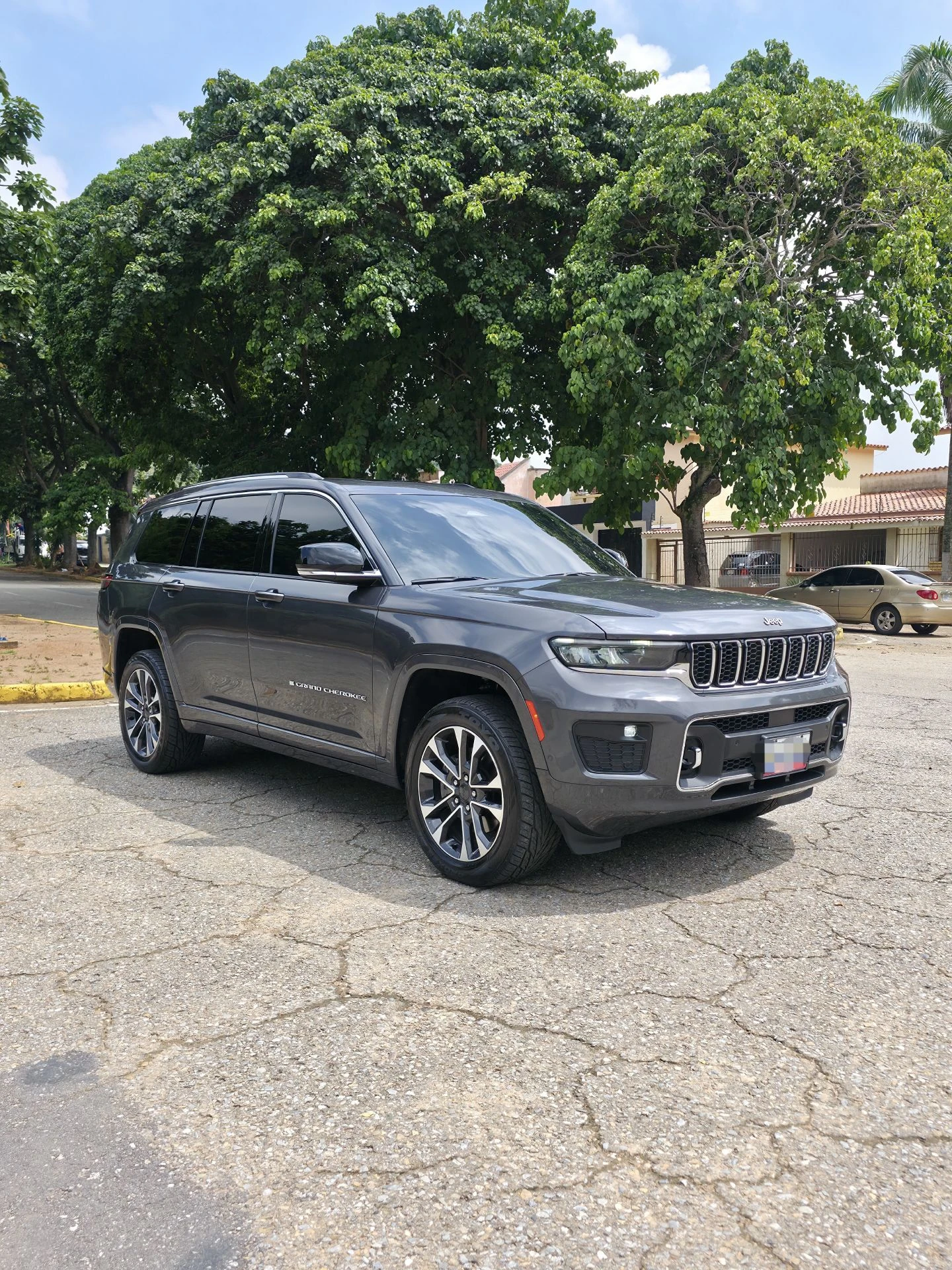 2023 Jeep Grand Cherokee Overland — foto 2