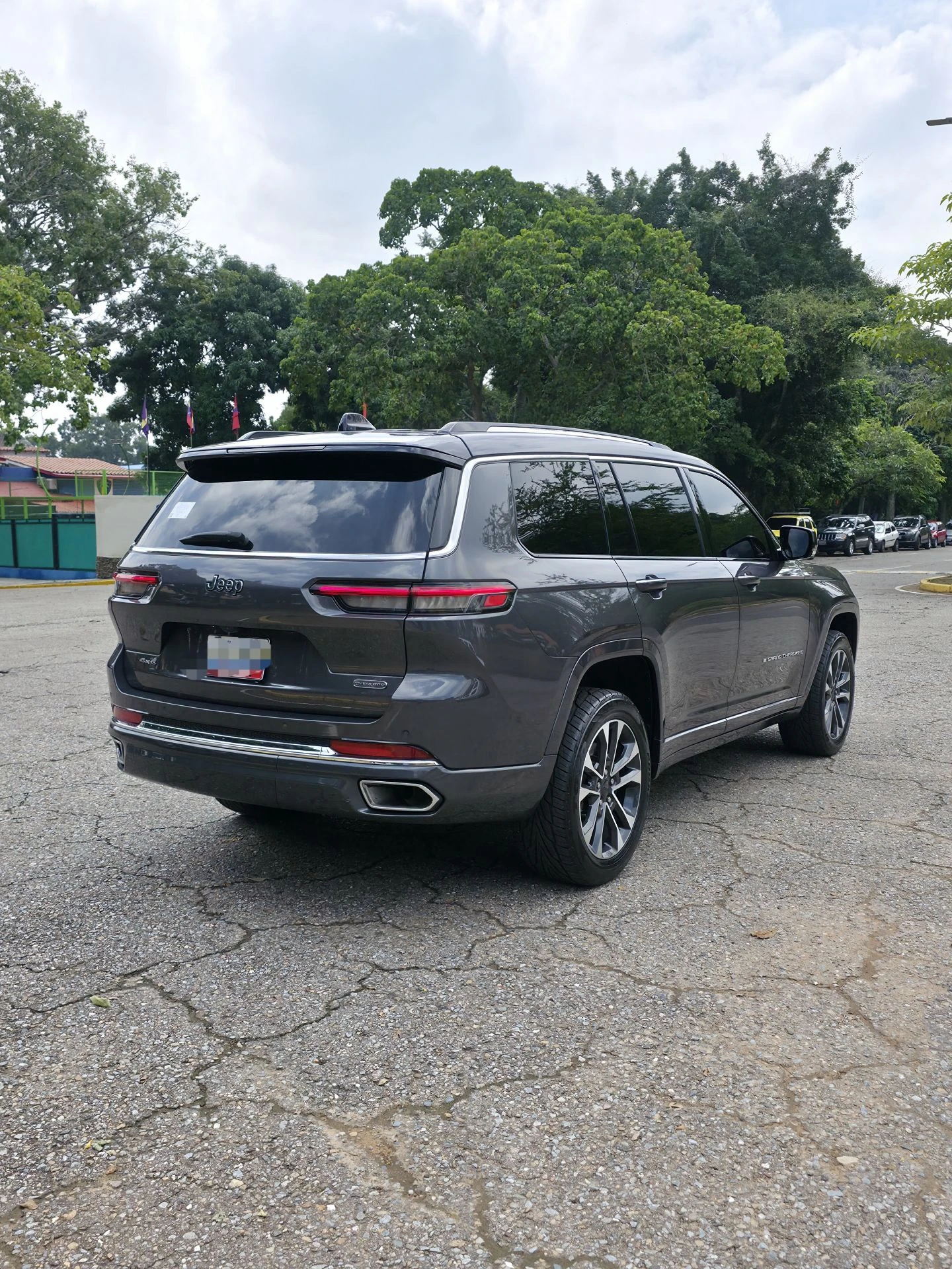 2023 Jeep Grand Cherokee Overland — foto 4