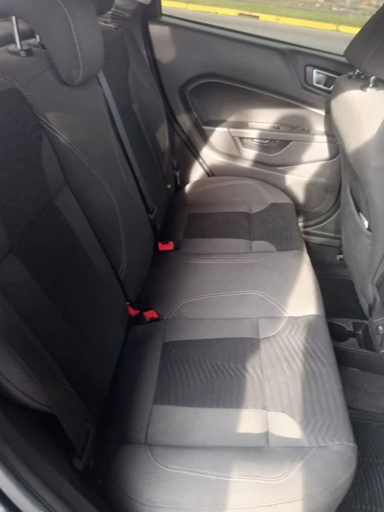 2015 Ford Fiesta Sedan — foto 6