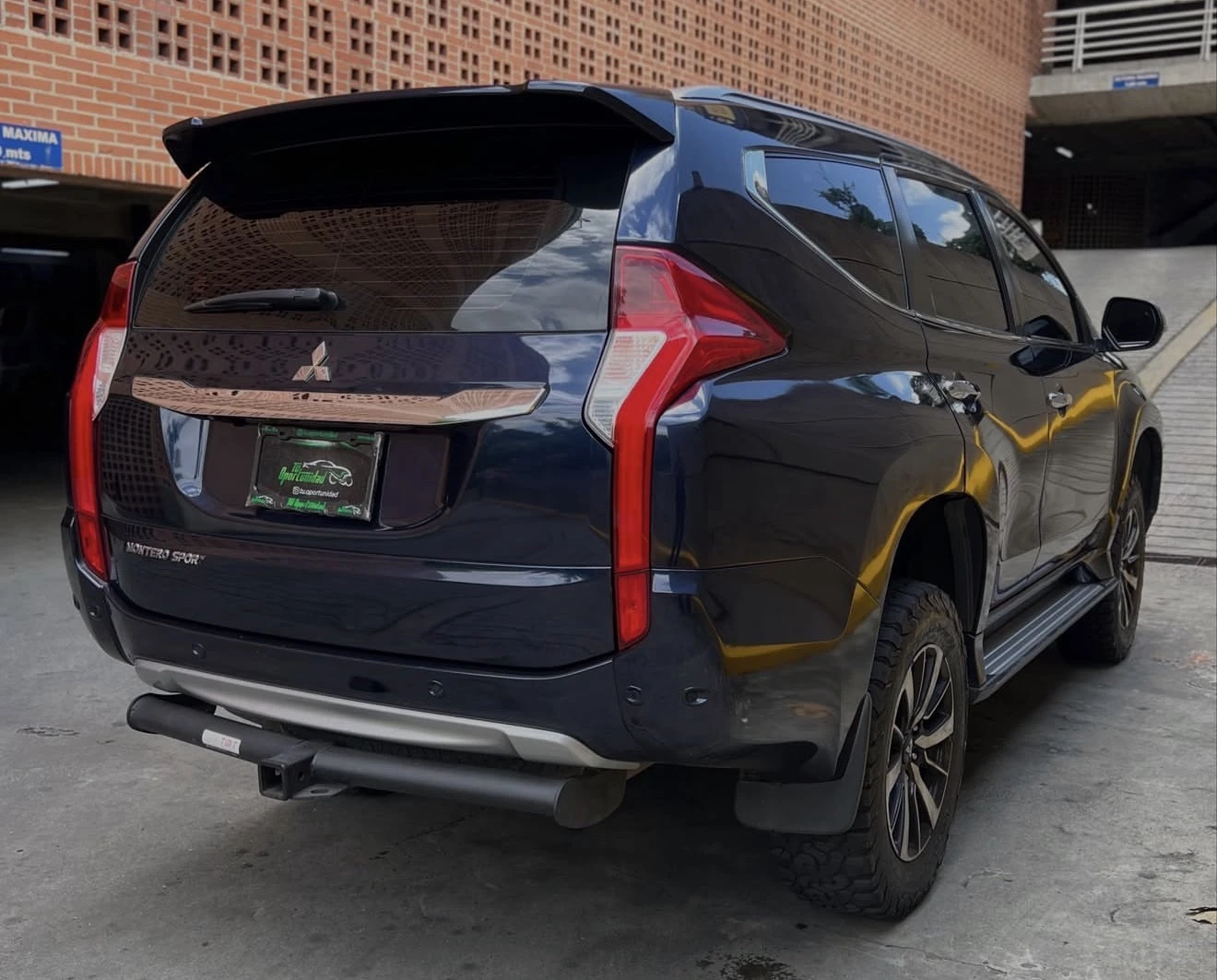 2019 Mitsubishi Montero Sport Awd — foto 2