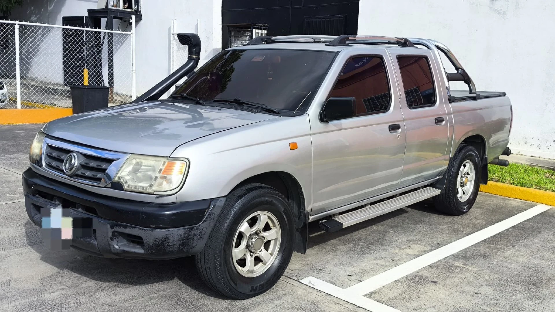 2013 Dongfeng ZNA 4x2 — foto 2
