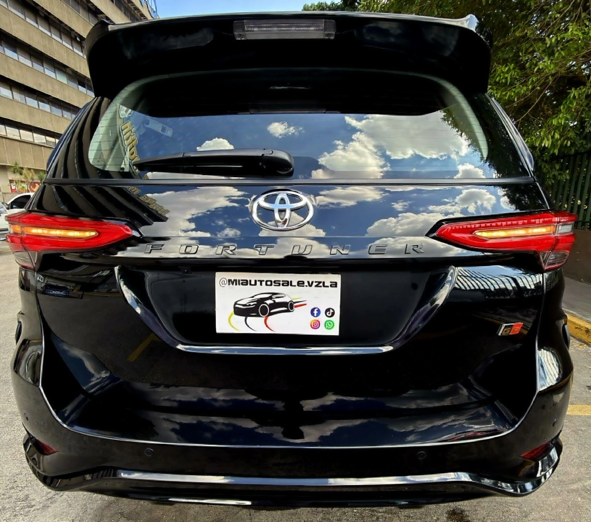 2026 Toyota Fortuner GR — foto 5