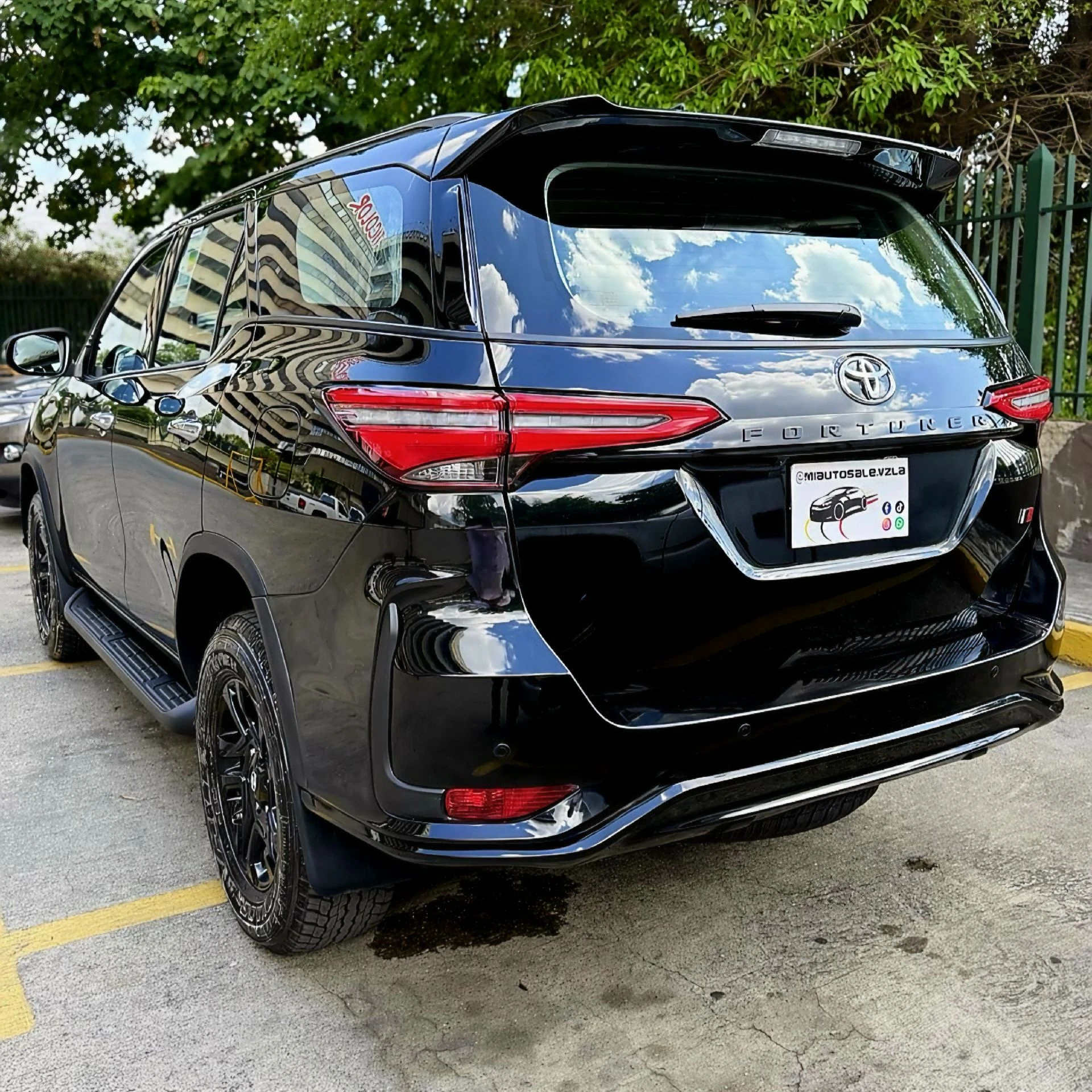 2026 Toyota Fortuner GR — foto 4