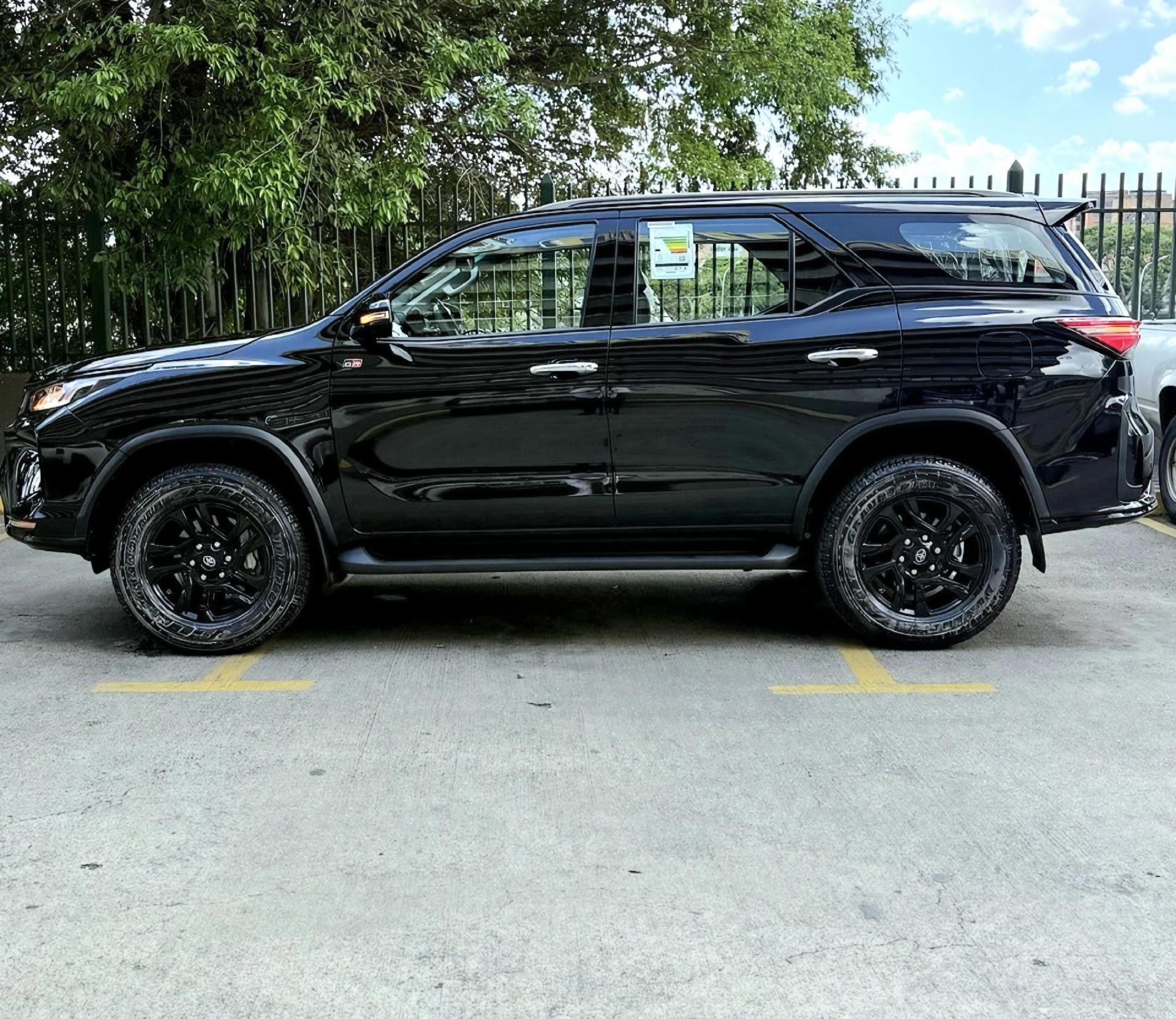 2026 Toyota Fortuner GR — foto 8