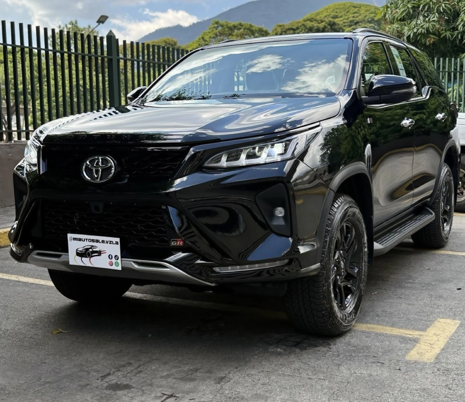 2026 Toyota Fortuner GR — foto 9