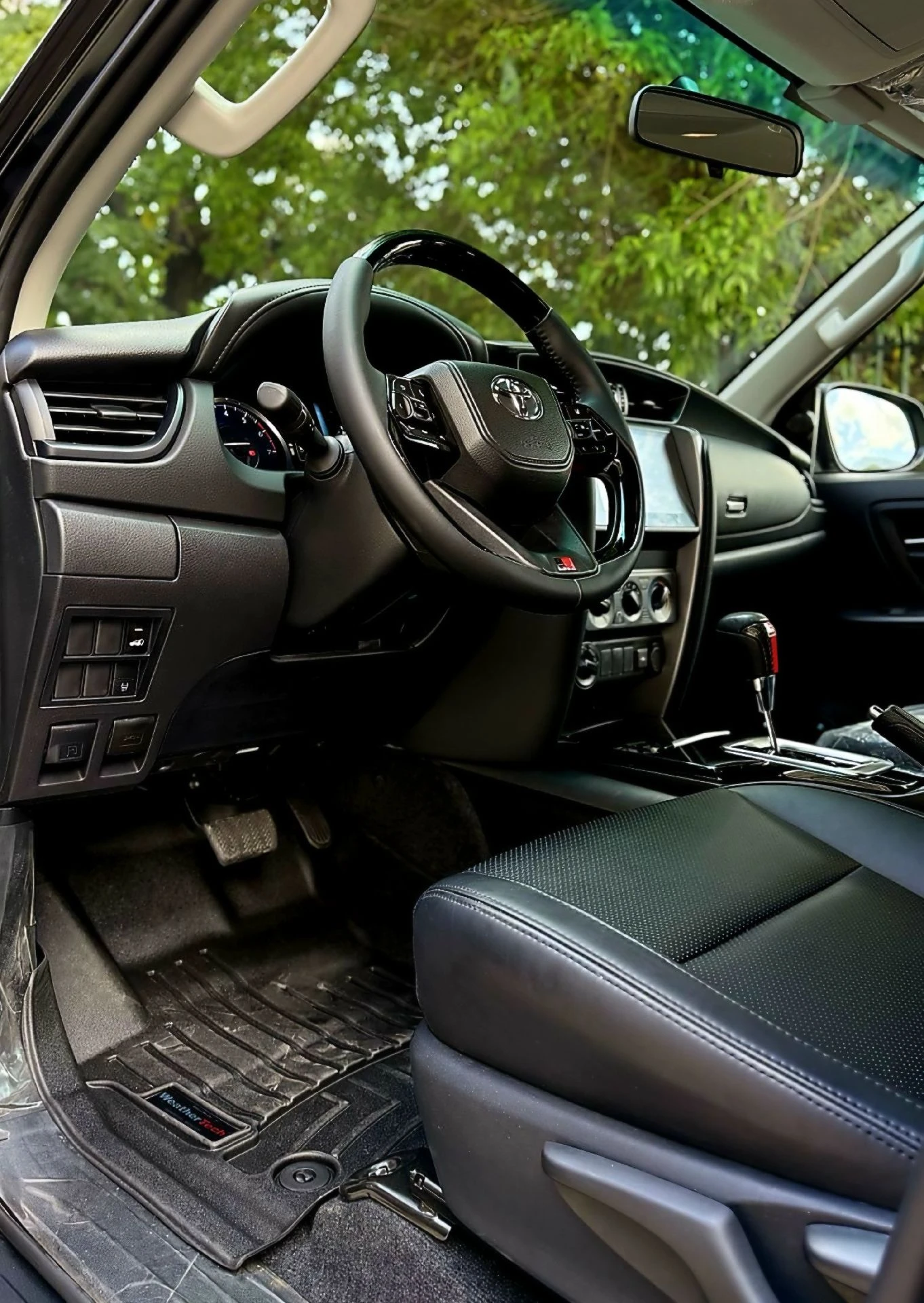 2026 Toyota Fortuner GR — foto 18