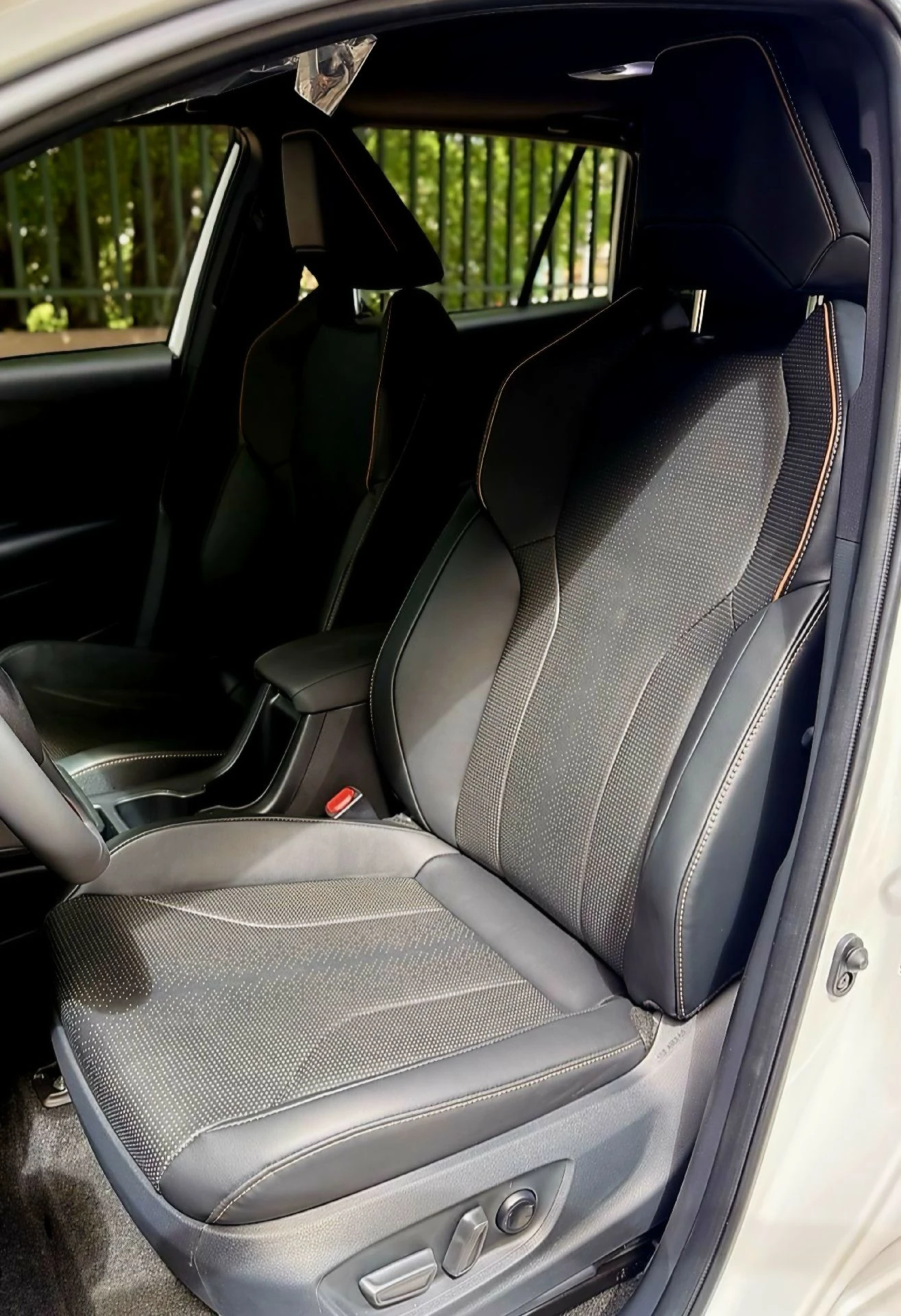 2026 Toyota Corolla Cross ELITE — foto 14