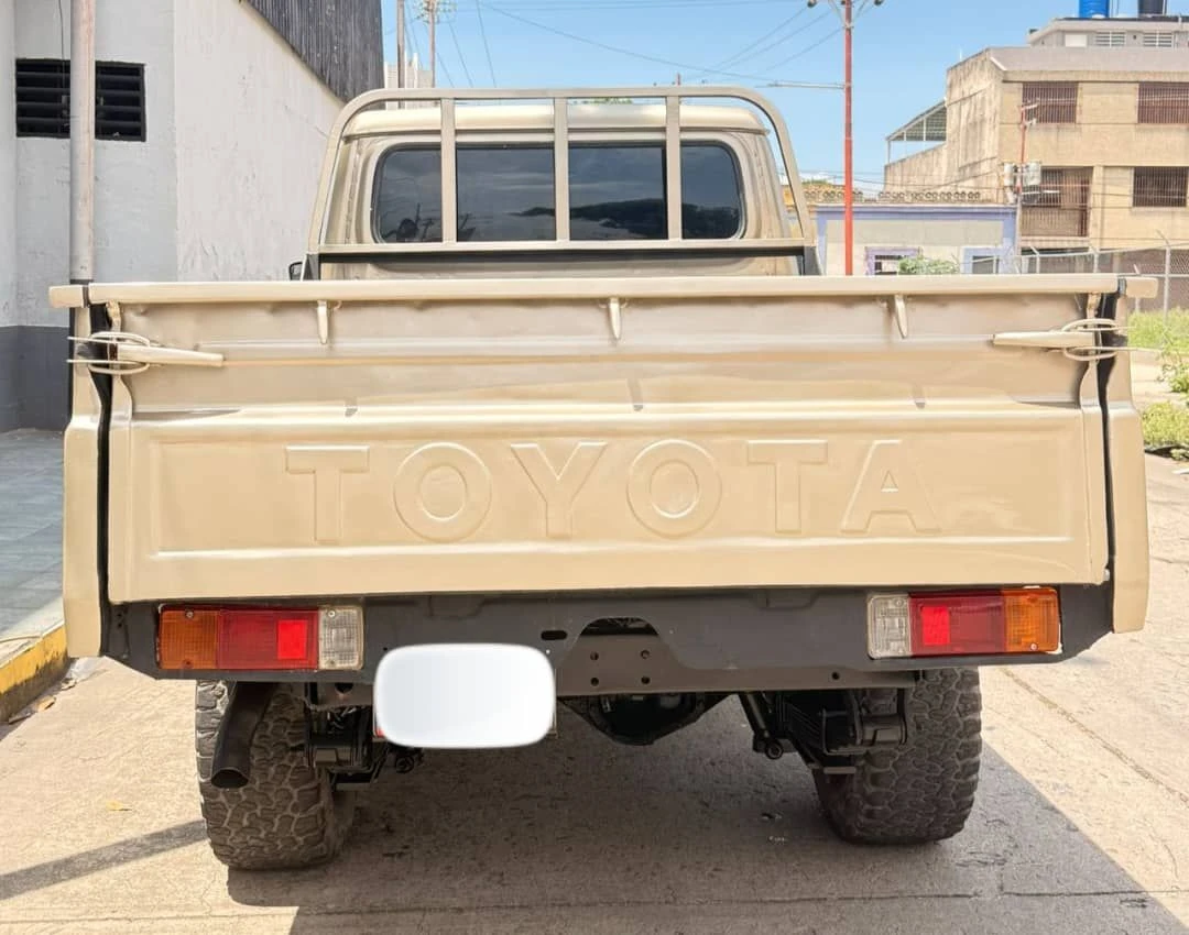 2008 Toyota Land Cruiser Pickup — foto 9