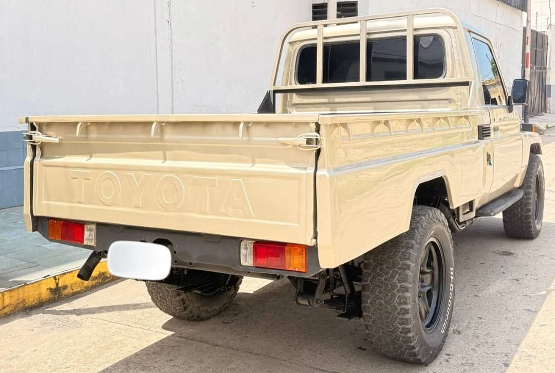 2008 Toyota Land Cruiser Pickup — foto 5