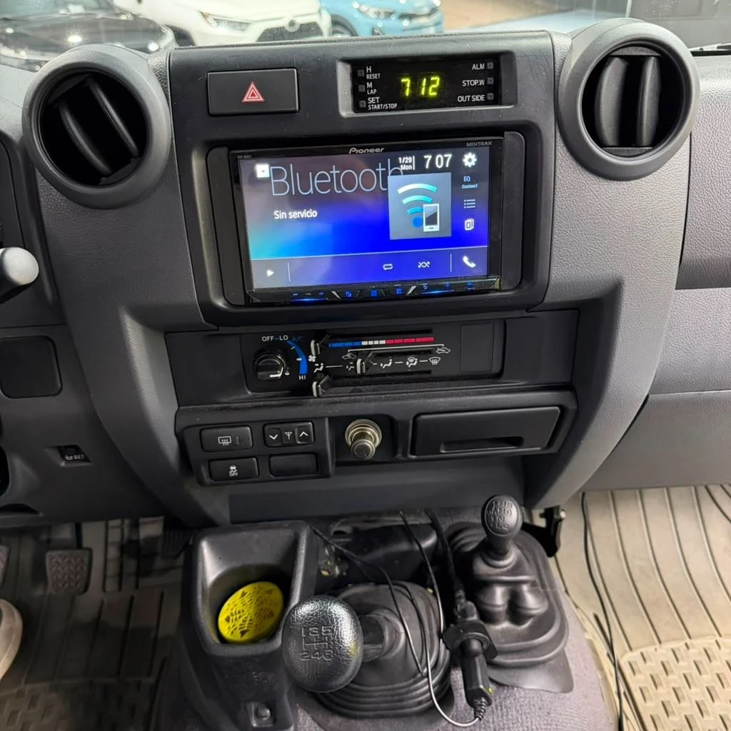 2018 Toyota Land Cruiser 76 Machito Dubai — foto 19