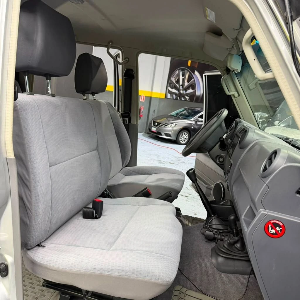 2018 Toyota Land Cruiser 76 Machito Dubai — foto 16